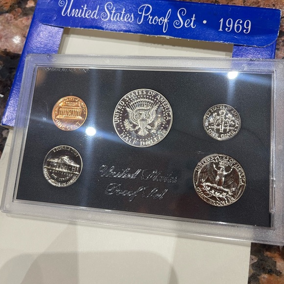 1969 Coin Proof Set - Picture 7 of 8